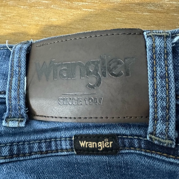 Wrangler Men's Athletic fit jeans - Picture 3 of 5